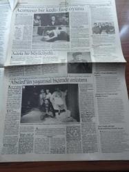 Cumhuriyet 2 Gazetesi - 13 Aralık 1993 - Richard Gere Cindy Crawford Çifti Eşcinsellik Sakıncalı Değil - Hamsili Karalahana Dolması - Erkeklerin Erkeklere Verdiği Ödül Nobel - Çehov - Tiyatro Grup - Fahriye Abla - Müjde Ar - İsimsiz Kahraman Alexandre Trauner Öldü - Burhan Öcal'ın Yeni Grubu - Nihat Bali'yi Anma Sergisi - Saint Joseph'liler Derneğinin Etkinlikleri
