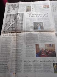 Cumhuriyet Haftasonu Gazetesi - 17 Ocak 2009 - Sayı 138 - Ezgi Mola - Digor Gönül Korosu'nun Yarattığı Değişim - Bu Resmi Okumak Gerekli Peri Lingerie - Morgan Freeman -Berrak Tüzünataç Fotoğrafı - Sabiha Kurtulmuş - Vahşi Batı'ya Yolculuk - Yas Özlem Ve Öfke Gazze'nin Çocukları