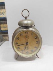 MS11--- ALMAN KAİSER ESKİ ARIZALI KURMALI MASA SAATİ