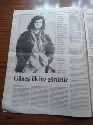 Cumhuriyet Dergi Gazetesi - 8 Ağustos 1999- Sayı 698 -  Tuluyhan Uğurlu Güneşi İlk Biz Görürüz - Clint Eastwood - Kimliğini Yitiren Kent Pekin 6 Barbaros'un Kılıcı - Stanley Kubrick - Lolita Filmi - Çin Halk Cumhuriyeti - Uluslararası Mimarlar Birliği - Ressam Raeburn