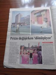 Cumhuriyet Dergi Gazetesi - 8 Ağustos 1999- Sayı 698 -  Tuluyhan Uğurlu Güneşi İlk Biz Görürüz - Clint Eastwood - Kimliğini Yitiren Kent Pekin 6 Barbaros'un Kılıcı - Stanley Kubrick - Lolita Filmi - Çin Halk Cumhuriyeti - Uluslararası Mimarlar Birliği - Ressam Raeburn