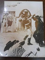 Yabancı 1970'ler  Film - Siyah Beyaz - Lobi Kartı - Lobby Cards - 2'li Set - Kılıç Film