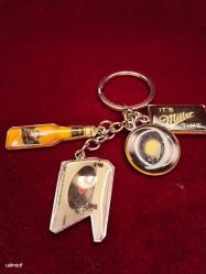 ANAHTARLIK ÜNLÜ MİLLER İÇECEK MARKASININ HER BİRİ AYNI ANAHTARLIK ÜZERİNDE(4 PARÇA) ÇOK ENDER ANAHTARLIĞI  312