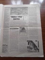 Cumhuriyet Kitap Gazetesi - 7 Ağustos 1997 - Sayı 390 - Şair Derek Mayın - Dinde Siyasal İslam Tekeli - Kadılar Kullar Ve Kudüslü Köylüler - Adana Aşıklık Geleneği Ve Aşık Feymani- Hugo'dan 1793 Devrimi Ve Serebryakova'dan Ateşi Çalmak İki Yüzyıldan Görüntüler - Muzaffer Uyguner - Buket Uzuner - Cahit Külebi