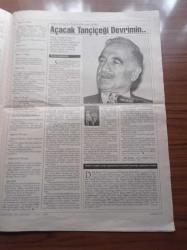 Cumhuriyet Kitap Gazetesi - 7 Ağustos 1997 - Sayı 390 - Şair Derek Mayın - Dinde Siyasal İslam Tekeli - Kadılar Kullar Ve Kudüslü Köylüler - Adana Aşıklık Geleneği Ve Aşık Feymani- Hugo'dan 1793 Devrimi Ve Serebryakova'dan Ateşi Çalmak İki Yüzyıldan Görüntüler - Muzaffer Uyguner - Buket Uzuner - Cahit Külebi