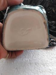 VOTKA ŞİŞESİ,   UKRAYNA ÜRETİMİ  KAZAK TÜRK  SAVAŞÇI GÖRSELLİ  PORSELEN İÇKİ ŞİŞESİ. İÇİ BOŞ FAKAT KIRMIZI MÜHÜR MUMU İLE MÜHÜRLENMİŞ  27 CM. NADİR KOLEKSİYONLUK..