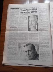 Cumhuriyet Kitap Gazetesi - 11 Ocak 1996 - Sayı 308 - Tez Büyümüş Bir Yazar Sennur Sezer Fotoğrafı - Nedret T. Öztokat Balkan Naci İslimyeli'nin Albümünü Tanıttı - Leyla Keskiner Blackwell'in Siyasal Düşünce Ansiklopedisi - Ahmet Ümit Faşizmin Yenilişinin 50. Yılında Tiksinti Çağı'nı Değerlendirdi
