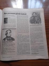 Cumhuriyet Kitap Gazetesi - 28 Eylül 1990- Sayı 32 - Cılız Beden Altında Gladyatör Portre Belinski - Nikolay Gogol - Türkiye İş Bankası Kültür ve Sanat Dergisi -Nazım Hikmet Fotoğrafı - Gömleğimin Yakası Kirli - Kerim Korcan - Hayatı Değiştirmek Şimdi - Latin Amerika'nın Atar Damarları - François Mitterand