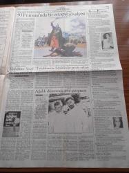 Cumhuriyet 2 Gazetesi - 22 Aralık 1993 - Anadolu Toprağı Analarla Dolu - Ana Tanrıça Erkek Egemenliğini Tartışıyor: Robin Hood'dan Sonra Üç Silahşörler - CD Rom Teknolojisiyle Yaratılan İlk Albümü Peter Gabriel Xploral - Şostakoviç'in Beşinci Senfonisi - Jimi Hendrix Kırmızı Şarapla Boğularak Öldü - Ağalık Düzeninde Sınıf Çatışması Gömlek Filmi - Erdal Özyağcılar - Berhan Şimşek