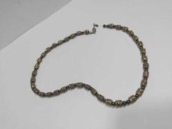 K17----HEMATİT TAŞI VE GÜMÜŞ RENGİ METALDEN BONCUK KOLYE-GERDANLIK