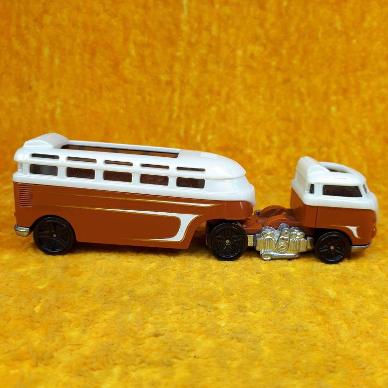 VINTAGE CUSTOM VOLKSWAGEN HAULER 2015 MATTEL OYUNCAK ARABA MADE IN