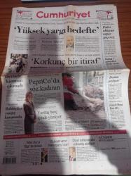 Cumhuriyet Gazetesi - 22 Şubat 2010 - Kupanın Adı Fenerbahçe Ülker - Bahiste 41 Kişi Serbest - Le Monde'da İlk Kadın Genel Yayın Yönetmeni - Sylvie Kauffmann- Yüksek Yargı Hedefte - PepsiCo'da Söz Kadının - Tekel Direnişi Destan Yazılıyor - Suikast Emri Netanyahu'dan - Hrant Dink Suikastında İhmal