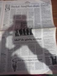 Cumhuriyet Gazetesi - 13 Şubat 2008 - Fenerbahçeli Roberto Carlos Tek Rakibimiz Galatasaray - Hasan Doğan'ın Listesi Hazır - Sıra Dışı Tercihli Müslümanlar Konuştu - Recep Tayyip Erdoğan Meydan Okudu - Sabih Kanadoğlu AKP'ye Kapatılmayı Hak Edersiniz -  Bağcılar'da Belediyeden İçki Baskısı - İsrail Savunma Bakanı Barak Füze Sistemi Satmak İçin Ankara'da