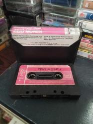 ZEKİ MÜREN - ESKİMEYEN DOST - KASET [TÜRKÜOLA 1567]