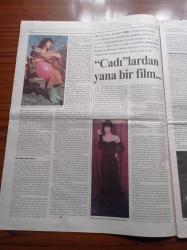 Cumhuriyet Dergi Gazetesi - 22 Aralık 1996 - Sayı 561 - 14 Numara Filmi - Müjde Ar - Selçuk Özer - Sinan Çetin - Brigitte Bardot - Sezen Aksu - Koşulsuz Sevgi Barınağı - Bilgesu Erenus - Genelev Sokağı'nda Bir Pazar Günü- Daniel Day Lewis - Cadılardan Yana Bir Film - Berlin'de Ruhlar Var