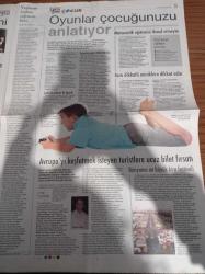 Cumhuriyet Haftasonu Gazetesi - 10 Ekim 2009 - Sayı 176 - Gizem Soysaldı Yaşama Soldan Bakıyorum - Çok Müzikli Müzisyen Engin Gürkey - Altın Portakal'dan Yeni Dalgaya Selam - Nilüfer Açıkalın Zaman Benden İntikam Alıyor - Şebnem Sönmez - Yunuslar Havuzlarda Hiç Mutlu Değil - Hacı Şakir Sabunları 120 Yaşında - Siyahi Seven Tasarımcı Hasuike İstanbul'daydı- Bir Sanatçının Darbeci Olarak Portresi