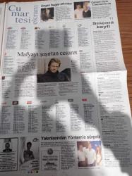 Cumhuriyet Haftasonu Gazetesi - 10 Ekim 2009 - Sayı 176 - Gizem Soysaldı Yaşama Soldan Bakıyorum - Çok Müzikli Müzisyen Engin Gürkey - Altın Portakal'dan Yeni Dalgaya Selam - Nilüfer Açıkalın Zaman Benden İntikam Alıyor - Şebnem Sönmez - Yunuslar Havuzlarda Hiç Mutlu Değil - Hacı Şakir Sabunları 120 Yaşında - Siyahi Seven Tasarımcı Hasuike İstanbul'daydı- Bir Sanatçının Darbeci Olarak Portresi