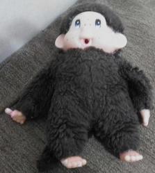 BİBERON EMEN PELUŞ MONÇİÇİ BEBEK VİNTAGE OYUNCAK BOY KUYRUK HARİÇ 19 CM