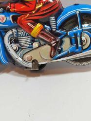 O10--ÇİN ÜRETİMİ SÜRTMELİ TENEKE MOTORSİKLET--BİR TEKERLEĞİ YOK