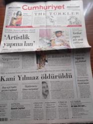 Cumhuriyet Gazetesi - 12 Şubat 2006 - Ulusal Tenisçi İpek Şenoğlu'ndan Çifte Final - Avrupa Salon Atletizm Şampiyonası - Trabzon'da Rahip Santore Cinayeti - Recep Tayyip Erdoğan'dan Protesto Eden Çiftçiye Artistlik Yapma Lan - Kani Yılmaz Öldürüldü - Ünlü Sitar Ustası Ravi Shankar - Başı Açık Kadın Gazeteci Taşladı - Besteci Emre Aracı