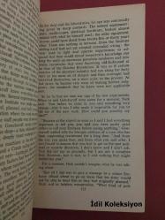 Meeting At a Far Meridian - Mitchell Wilson - Four Square Books (Uzak Bir Meridyende Buluşma) - İngilizce Roman