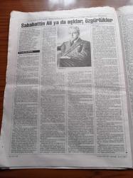 Cumhuriyet Kitap Gazetesi - 10 Ağustos 2000 - Sayı 547 - Çürük Hırçın Ve Gerçeküstücü Ruj Lekesi - Greil Marcus Fotoğrafı - Hürriyet Yaşar Özdemir İnce'nin Yazılarını Biraraya Getiren Yaşasın Cumhuriyet'i Değerlendirdi - Metin Cengiz Celal Soycan'ın Şiirlerini Değerlendirdi - Foti Benlisoy 19. Yüzyıl İstanbul'unda Gayrimüslimler Değerlendirildi - Sabahattin Ali