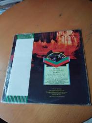 RICK WAKEMAN * JOURNEY TO THE CENTRE OF THE EARTH - RECOLLECTION, THE BATTLE, THE FOREST,, 1974 JAPONYA DÖNEM BASKI LONGPLAY (Kapak / Plak: 9)