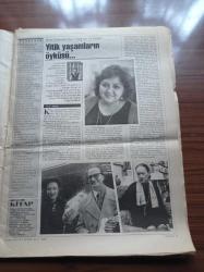 Cumhuriyet Kitap Gazetesi - 18 Ocak 1996 - Sayı 309 - Salman Rüşdi'ye Destek Mektupları - Tanıl Bora - Atatürk Ve Musiki - Doğu Perinçek -Felsefe Tarihi Üzerine Bir Hit Roman Sofi'nin Dünyası Ve Asıl İşi Felsefe Olan Bir Yazar Jostein Gaarder Fotoğrafı - Berat Günçıkan'dan Gölgenin Kadınları- Ece Türkeli Percy Shelley'nin Yalnızlığın Ruhu'nu Değerlendirdi - Mustafa Günay Ahmet Oktay'ın Popüler Kültür'ünü Değerlendirdi - Güner Demiray Osman Şahin'in Bucaklar'ını Değerlendirdi