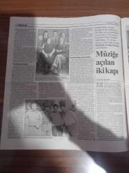 Cumhuriyet Dergi Gazetesi - 25 Haziran 1995 - Sayı 483 -  Feyza Hepçilingirler'den Bir Öykü Kar İzi -- Maratonda Bir Atan İki Yürek Nurten Ve Halil Taşdemir - İzak Meyohas Fotoğrafı - İsrail'de Yaşayan Bir Türk Yahudisi - Yürekte Olmakta Direnmiş Bir Yürek - Ingeborg Bachman - Her Gün Yeniden Başlayan Bir Yaşam - Marie Curie'nin Fırtınalı Yaşamı Curie