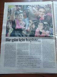 Cumhuriyet Dergi Gazetesi - 17 Mart 2002 - Sayı 834 - Özcan Deniz - Nurgül Yeşilçay - Lunapark'tan Çizgiler -Yatak Odasındaki Sissy - İki Ressam Ender Dandul ve Mustafa Delioğlu  Yüzleşmeler - Selda Alkor Fotoğrafı- Cem Mumcu - Terapi Şeysi - Arundhati Roy - Aupair'den Mektup Var - BBC- Büyük Adam Küçük Aşk