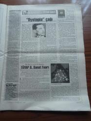 Cumhuriyet Kitap Gazetesi - 3 Aralık 1998 - Sayı 459  - Şafak Türküsü'nden Sevgili Yoldaş  Kurbağalar'a Nevzat Çelik Fotoğrafı - Fethi Naci Yevgeni Zamyatin'in  Biz'ini Eleştiriyor - Sinema Tarih Buluşması Bir Katalogla Da Okura Ulaşıyor - Ragıp Duran Saray Kitaplığı'nda Gazeteciliğe Bakıyor - Server Tanilli