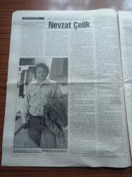 Cumhuriyet Kitap Gazetesi - 3 Aralık 1998 - Sayı 459  - Şafak Türküsü'nden Sevgili Yoldaş  Kurbağalar'a Nevzat Çelik Fotoğrafı - Fethi Naci Yevgeni Zamyatin'in  Biz'ini Eleştiriyor - Sinema Tarih Buluşması Bir Katalogla Da Okura Ulaşıyor - Ragıp Duran Saray Kitaplığı'nda Gazeteciliğe Bakıyor - Server Tanilli