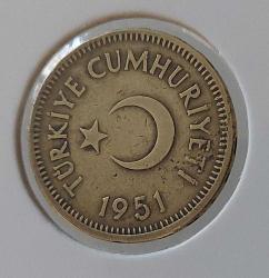 1951 YILI 10 KURUŞ ORİJİNAL MADENİ PİRİNÇ NADİRDİR UUU2B3 ÇOK ÇOK TEMİZ