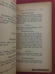 Une Femme Trop Bonnete - Armand Salacrou - Librairie Gallimard (Çok İyi Bir Kadın) Fransızca Kitap