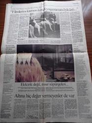 Cumhuriyet 2 Gazetesi - 15 Şubat 1994 - Bernardo Bertolucci Filmlerim Kısmen Kendi Yaşantımın Öyküsü - Cinsel Suçlar On Yılda Dört Kat Arttı - Surlar Artık Korumuyor Korunuyor - Yasalar Henüz Uzaya Ulaşamadı - 6 Ankara Uluslararası Film Festivali - Kazanova'nın Maskeleri İniyor Yüzünden