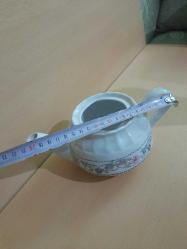 BEYAZ KÜTAHYA PORSELEN ÇİÇEKLİ ÇAYDANLIK 23 CM- TABAN  ÇAPI 9 CM BOY15 CM