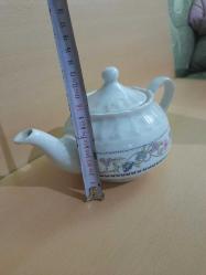 BEYAZ KÜTAHYA PORSELEN ÇİÇEKLİ ÇAYDANLIK 23 CM- TABAN  ÇAPI 9 CM BOY15 CM