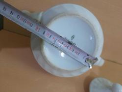 BEYAZ KÜTAHYA PORSELEN ÇİÇEKLİ ÇAYDANLIK 23 CM- TABAN  ÇAPI 9 CM BOY15 CM