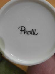 PEROTTİ MARKA A HARFLİ TASARIM KUPA KULLANILMIŞ