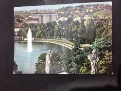 ŞEHİR KARTPOSTALI, ALMANYA STUTTGART, TEPEDEN GÖRÜNÜMLÜ HARİKA BİR MANZARA, ARKASI YAZILMAMIŞ, RENKLİ 14 X 10 CM EBADINDA - 1960'LAR, 1970'LER, 1980'LER