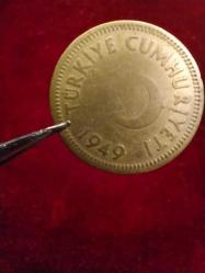 PARA PİRİNÇ METAL PARA 1949 YILI 25 KURUŞ  ÖZEL KORUMA KABINDA VE ZARFLI,ENDER VE KIYMETLİ 56