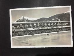 ŞEHİR KARTPOSTALI, İSVİÇRE DAVOS KAR MANZARASI, BUZ PATENİ GÖSTERİSİ, ARKASI YAZILMAMIŞ, SİYAH BEYAZ, 14 X 9 CM EBADINDA - 1960'LAR, 1970'LER, 1980'LER