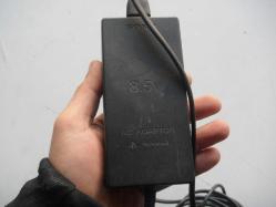 SONY SCHPH-79100 PS2 ADAPTÖR 8.5V ORJİNAL      ADAPTÖR  DETAYLAR RESİMLERDE  SORUNSUZ ORJINAL    (V1