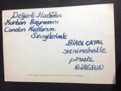 MANZARA KARTPOSTALI, GÖLET, ÇÜÇEKLER VE AĞAÇLARLA KAPLI MÜTHİŞ BİR MANZARA, ARKASI YAZILI, RENKLİ, 15 X 10 CM EBADINDA - 1950'LER, 1960'LAR, 1970'LER, 1980'LER