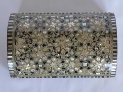 Osmanlı Dönemi Sedef İşlemeli Büyük Boy Ahşap Kutu