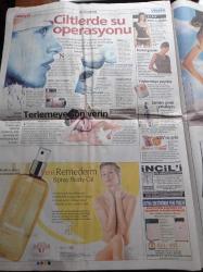 Milliyet Cumartesi Gazetesi - 22 Şubat 2003 - Tamer Karadağlı - Hülya Avşar Show - Freddie Mercury - Alfred Hitchcock - Ben Bu Yazıları Çıplak Yazıyorum -George Clooney Fotoğrafı - En İyi Giyinen Futbolcular Galatasaray'da - Ümit Karan - Tasarımcı Gönül Paksoy