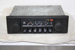 Orijinal  BMW Bavyera S klasik Araba Radyo 70'ler  SORUNSUZ VE TERTEMIZ TEST  EDİLDİ  VİNTAGE  ARAÇ TEYP RADYO KOLLEKSİYONLUK (yeni raf