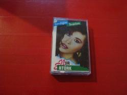 NUR ERTÜRK*SEVDİĞİM*İLVANLIM*KAĞIT BASKI ESKİ BANDROL KASET