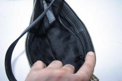 PİERRA CARDİN ORJİNAL EL  ÇANTASI DETAYLAR RESIMDE 2'EL SAGLAM (ANTİK KOLİ 12