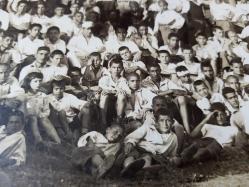 YETİŞTİRME YURDU ERKEK ÇOCUKLAR BÜYÜK EBAT BİR GEZİ KARTON FOTOĞRAF...